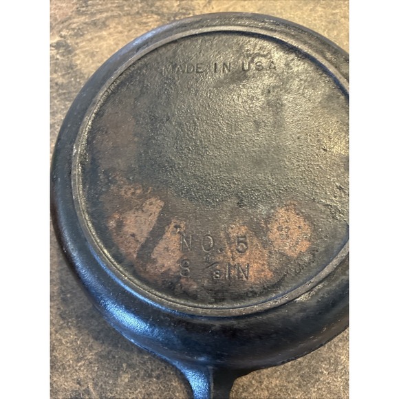 Original Cast Iron Skillet 8 Inch Made in USA Fry Pan Medium Camping - Picture 7 of 8